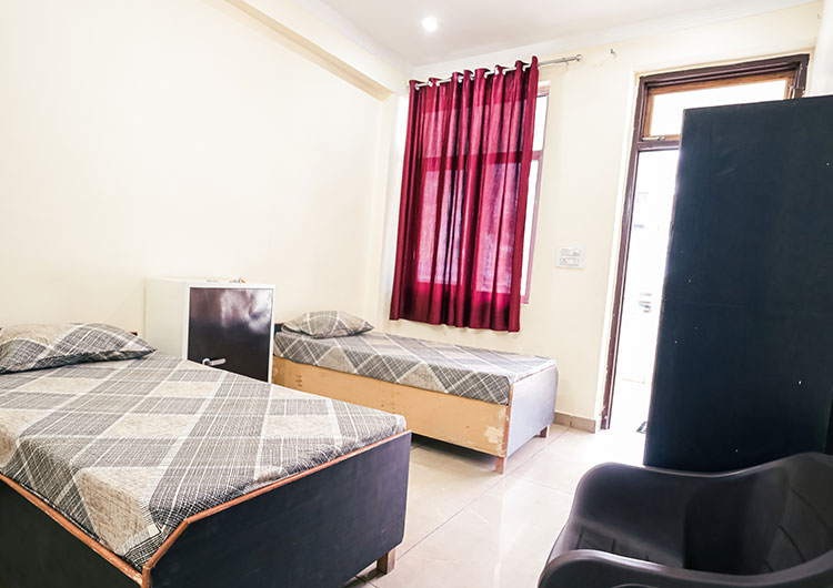 Peaceful stay at rishikesh ashtanga yoga school