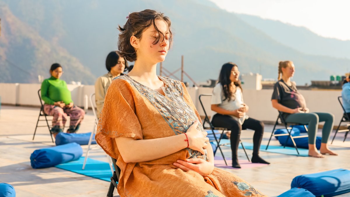 prenatal-postnatal-yoga-ttc