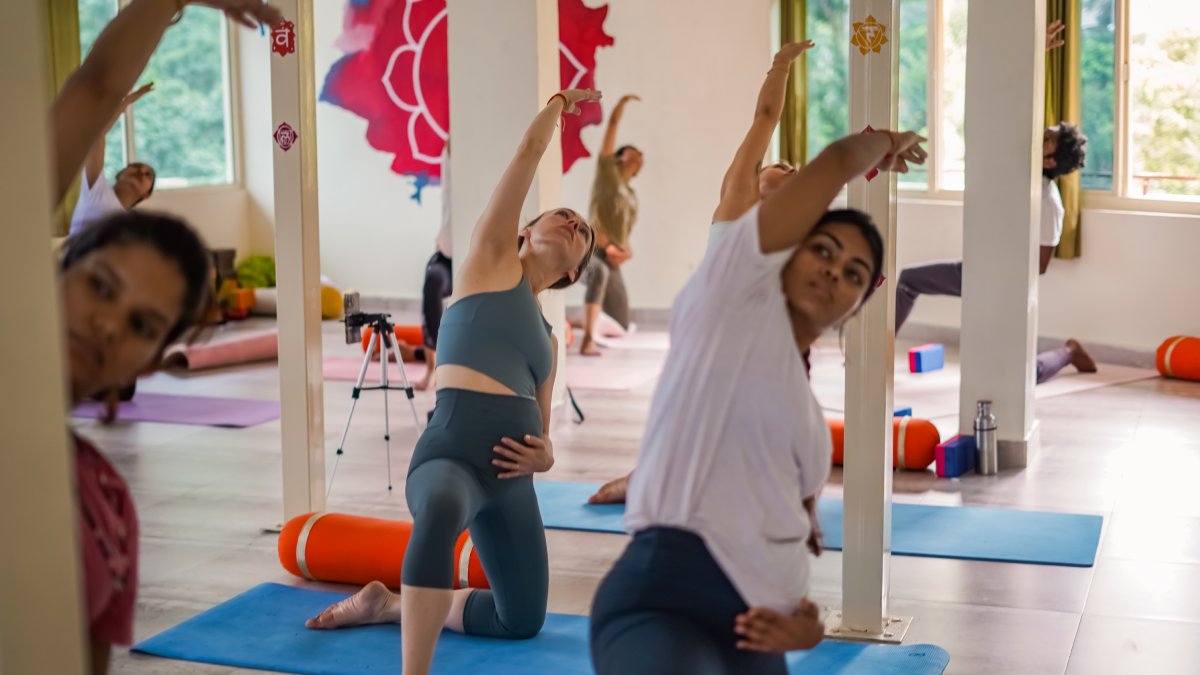 prenatal-postnatal-yoga-ttc