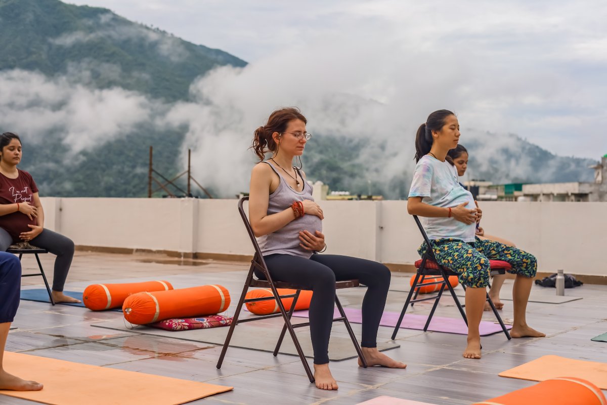 prenatal-postnatal-yoga-ttc